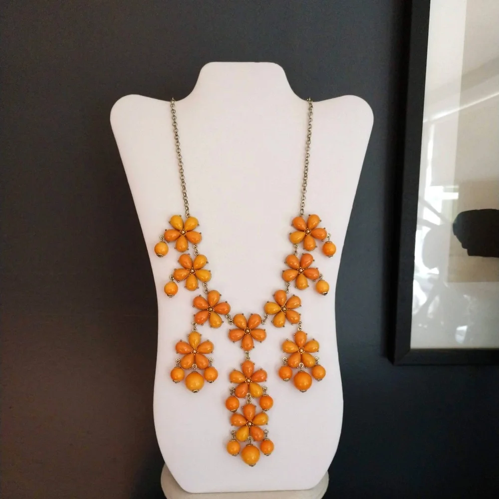Orange multi-tonal flower necklace